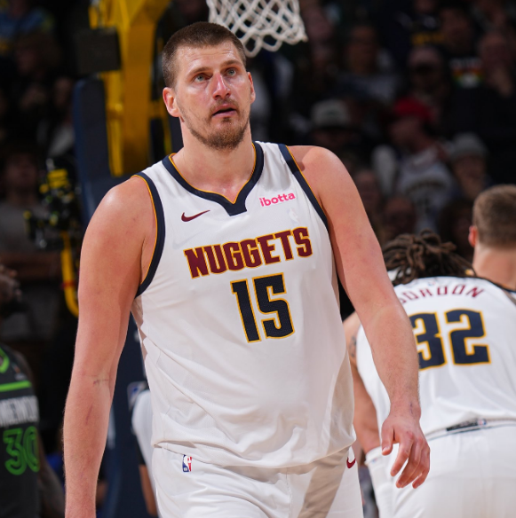 更关注两个 更关注两个