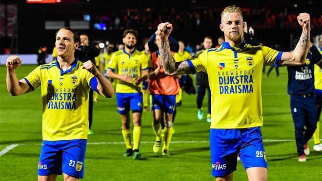 比赛场外的 比赛场外的